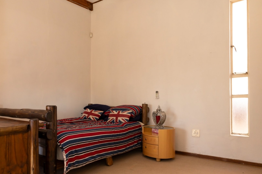 To Let 4 Bedroom Property for Rent in Ifafi North West